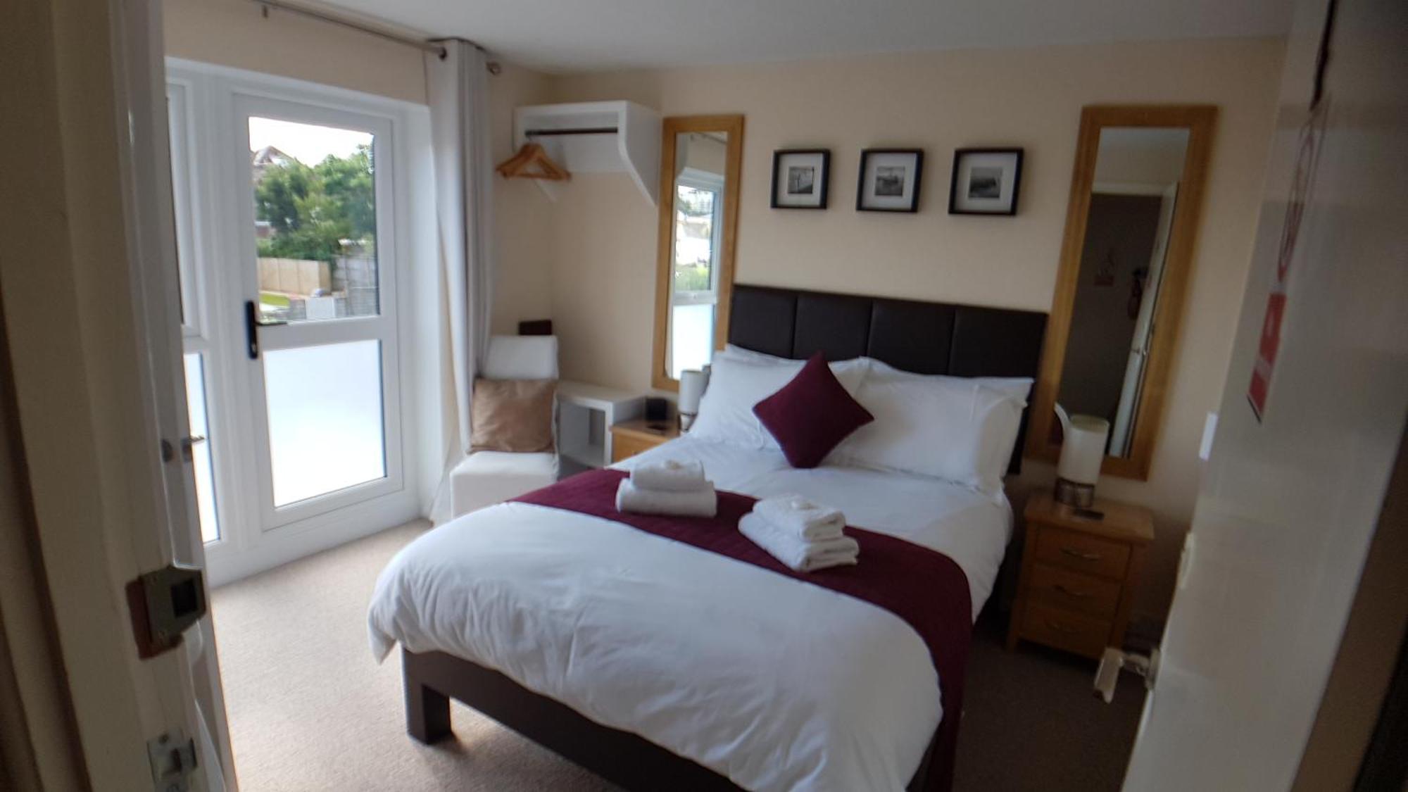 Charnwood Guest House Lyme Regis Ruang foto